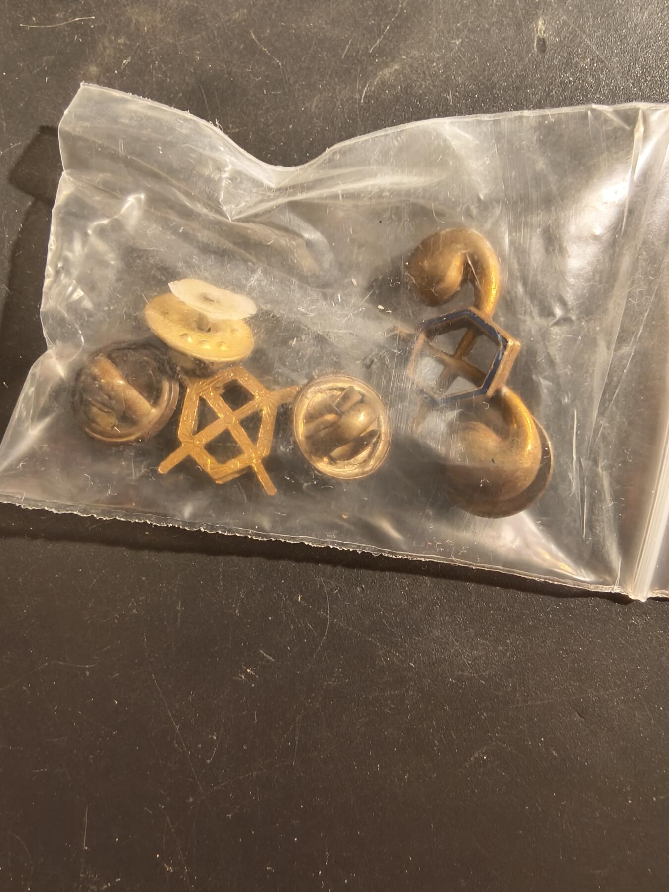 老王徽章第177期 美国防化兵领章一组    掉了一个支架