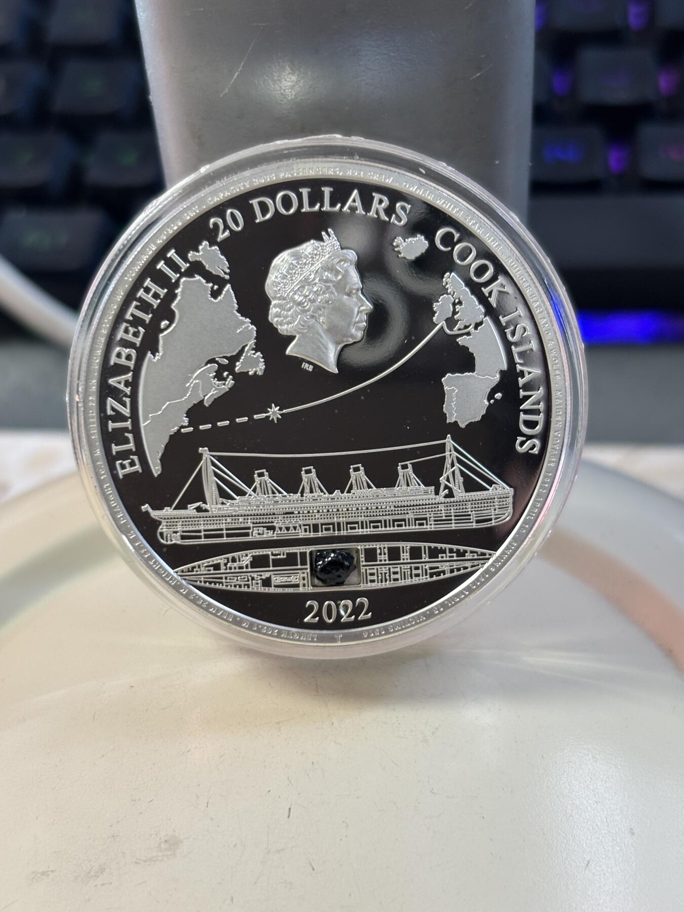 第188期拍卖 库克2022年泰坦尼克号110周年3盎司镶嵌煤块彩银币，999银，发行500枚