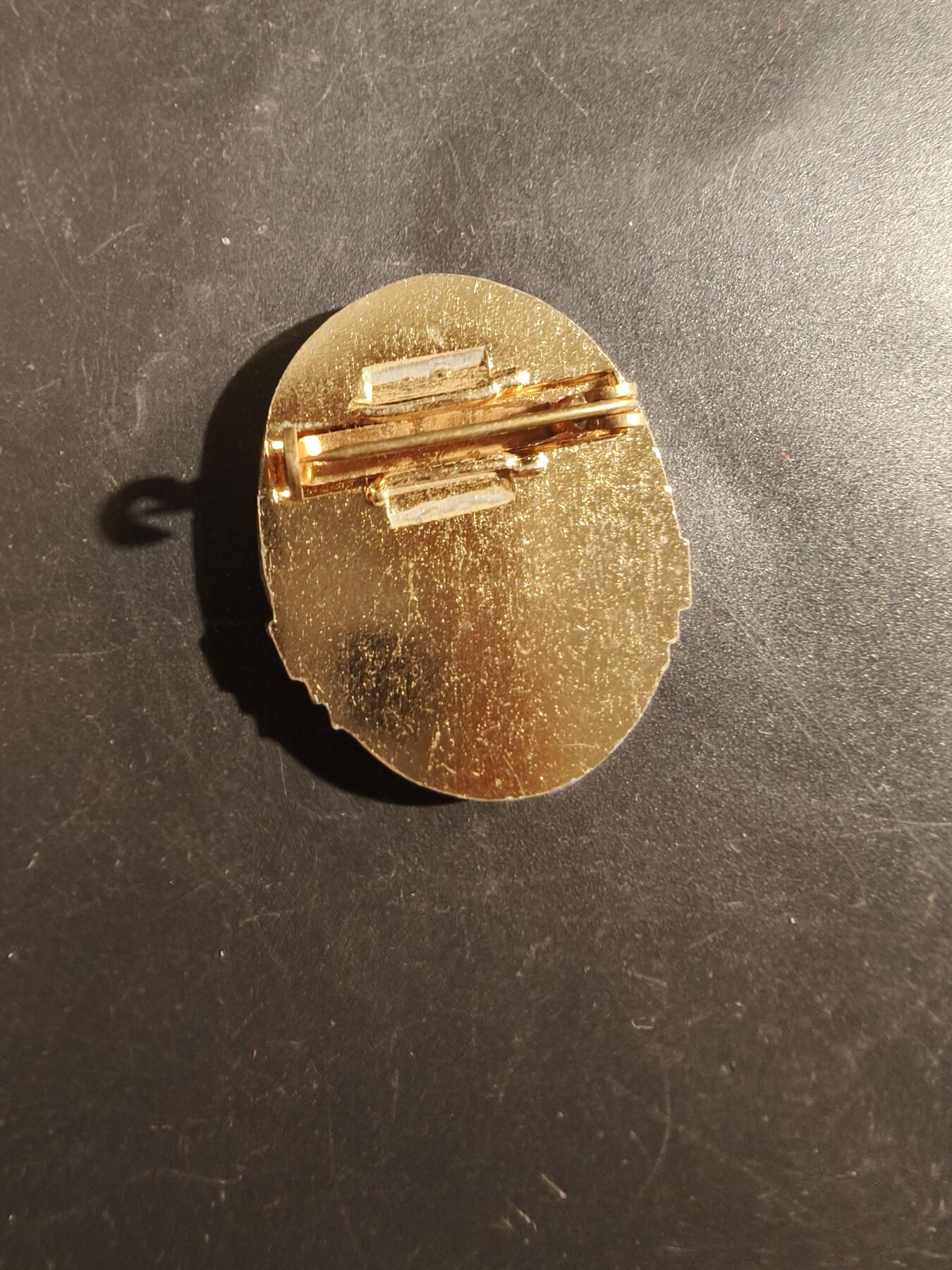 老王徽章第177期 东德积极工作证章