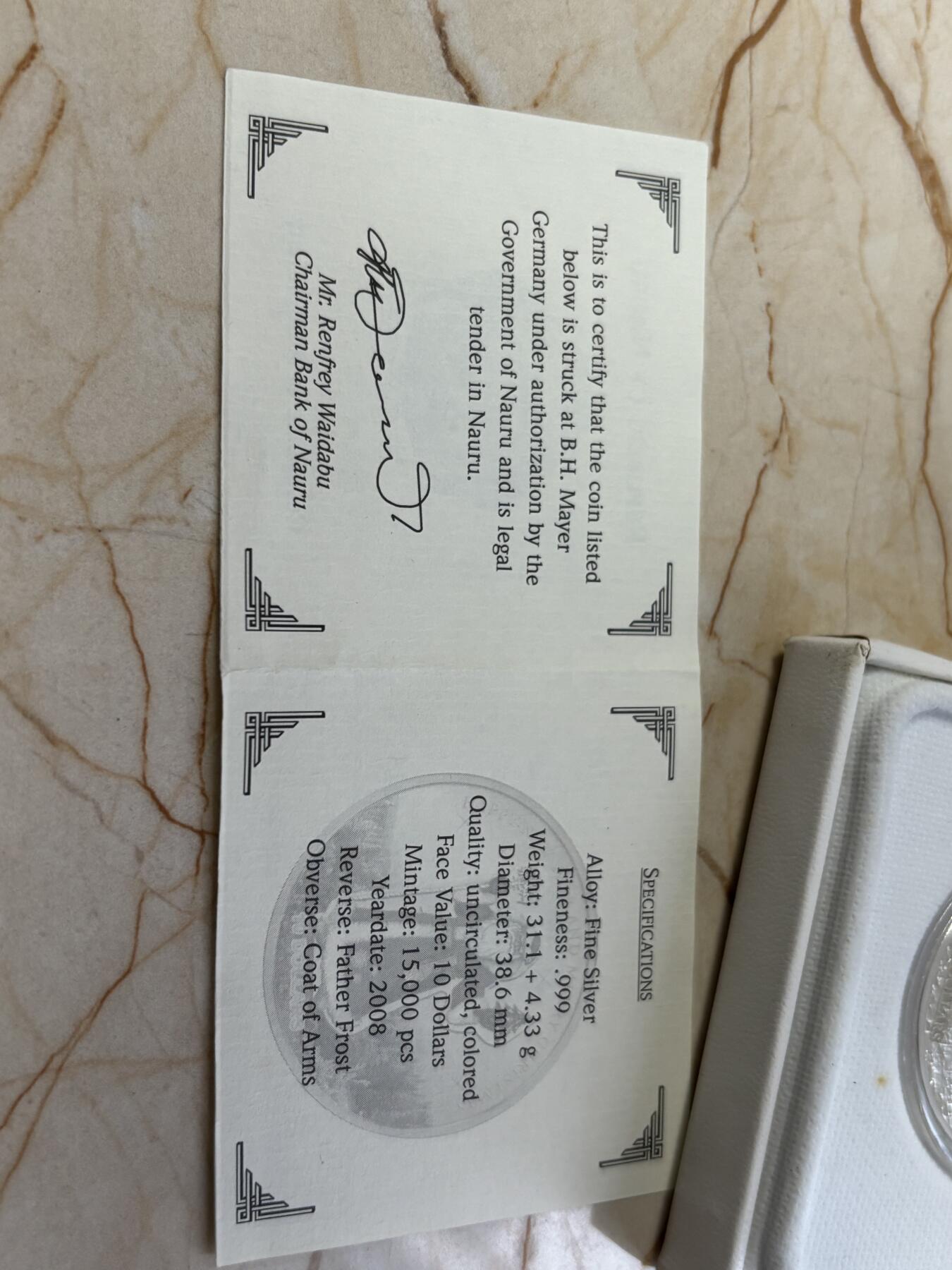 第188期拍卖 瑙鲁2008年圣诞快乐圣诞老人3D立体精制纪念银币，1盎司999银，发行15000枚，有黑点