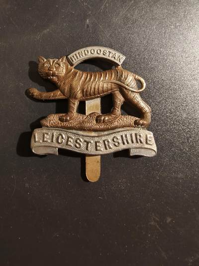 老王徽章第177期 - 英国莱斯特步兵团帽徽    一战时期