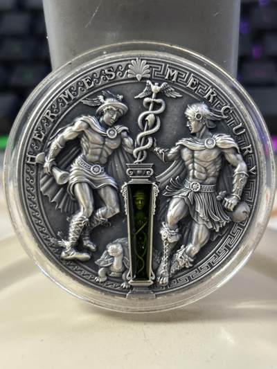 第188期拍卖 - 纽埃2022年希腊和罗马神赫尔墨斯嵌树脂2盎司纪念银币，999银，发行500枚