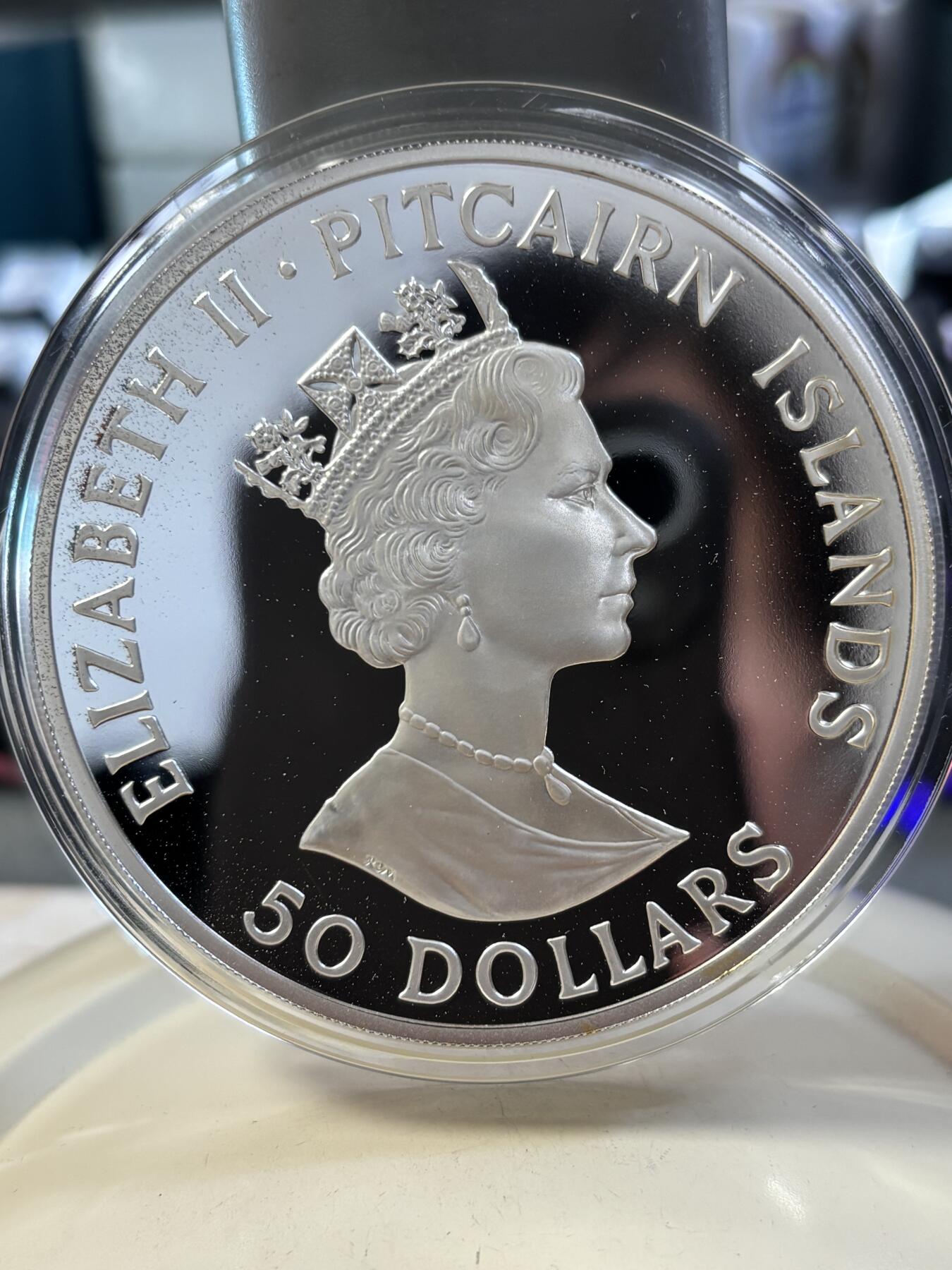 第188期拍卖 皮特凯恩群岛1990年火烧船5盎司精制纪念银币，999银，发行2500枚