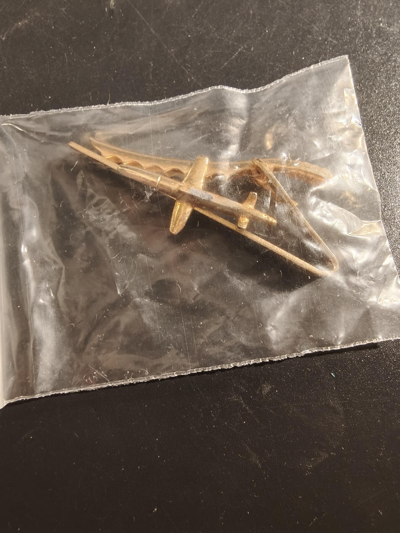 老王徽章第177期 美国空军领带夹     飞机和领带夹裂开