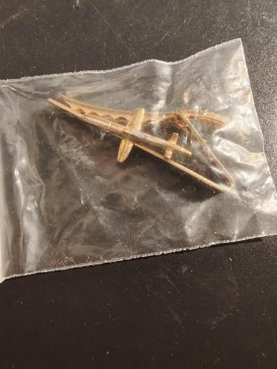 老王徽章第177期 - 美国空军领带夹     飞机和领带夹裂开