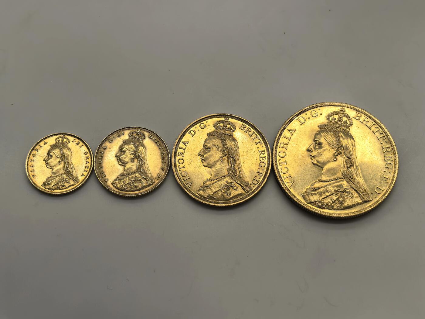 博洋堂世界钱币拍卖第157期（全场包邮） 英国1887年维多利亚4金7银原盒一套，值得珍藏