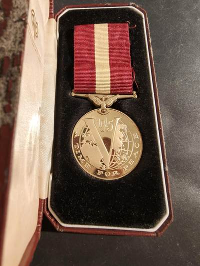 老王徽章第177期 - 英国二战恢复和平纪念章   原盒