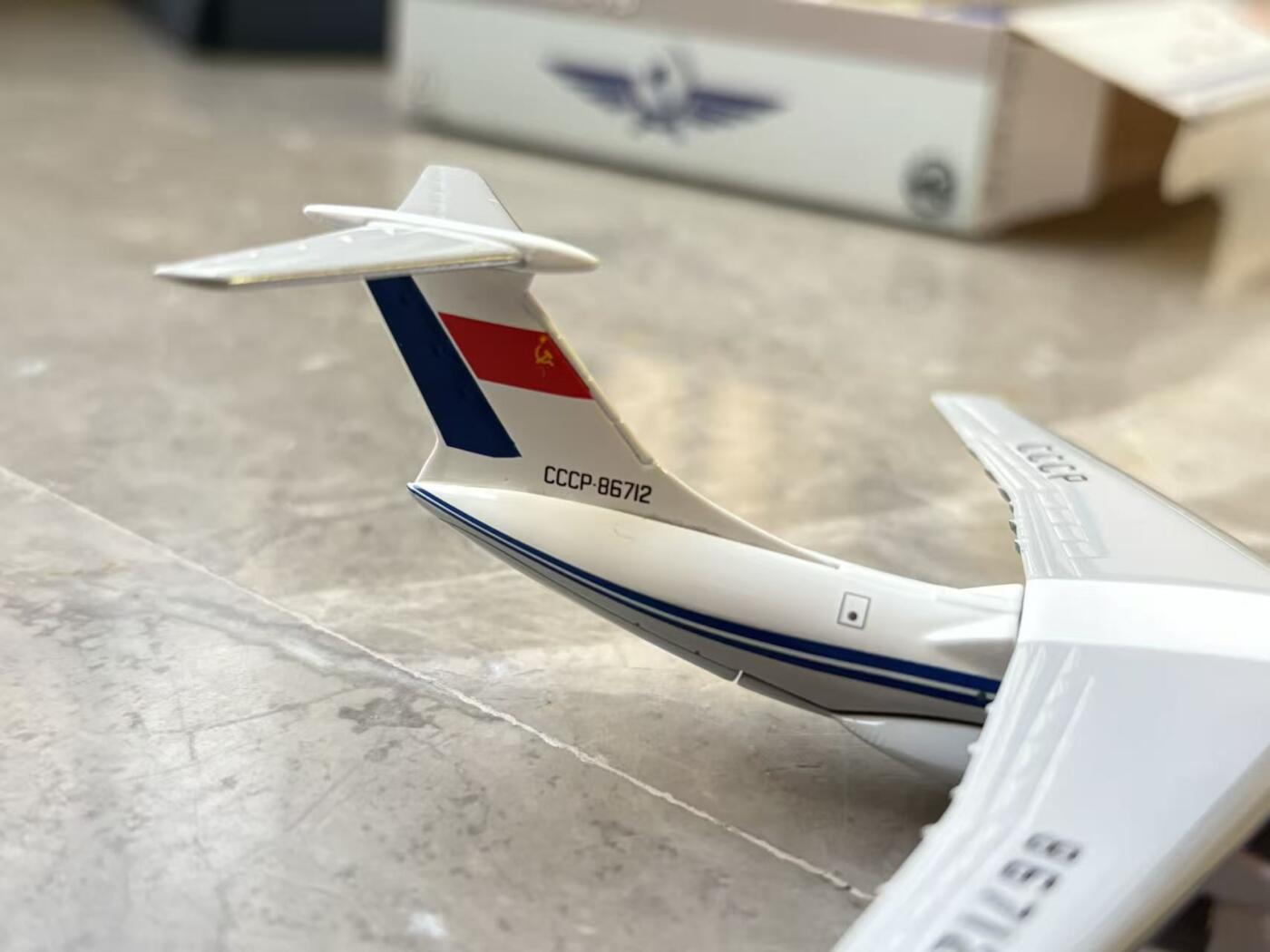 盛世勋华——号角文化勋章邮票专场拍卖第299期 宇嘉模型限量伊尔76运输机模型 带原盒