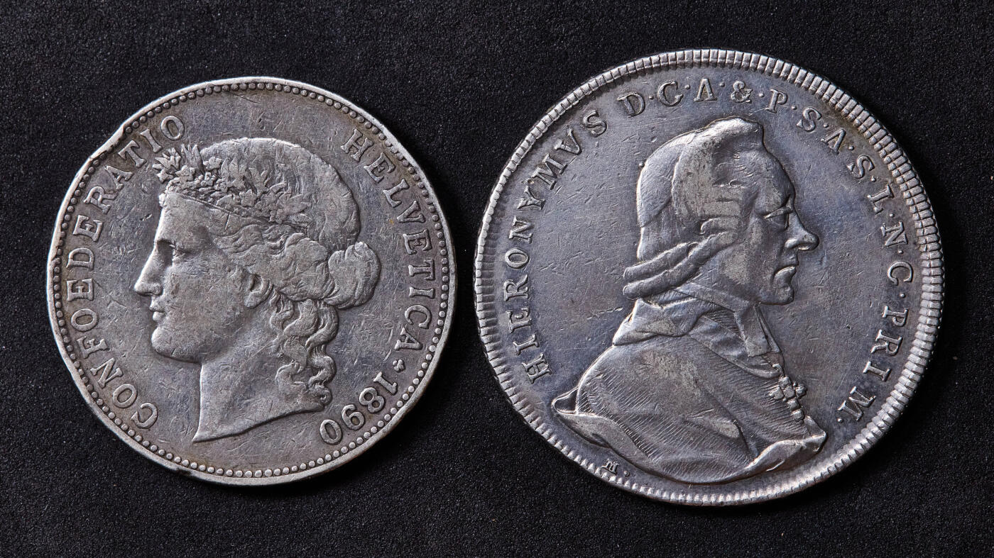 【俄甄集藏】“万象更新、马呈祥瑞”迎新春俄甄精品场-2026年(047)01-21 星期三 晚 19:30 全场包邮 神圣罗马帝国-奥地利萨尔茨堡1786年亲王大主教希罗尼穆斯·冯·科洛雷多1泰勒大银币+瑞士联邦1890年女神B版5法郎大银币，两枚一组，原味包浆