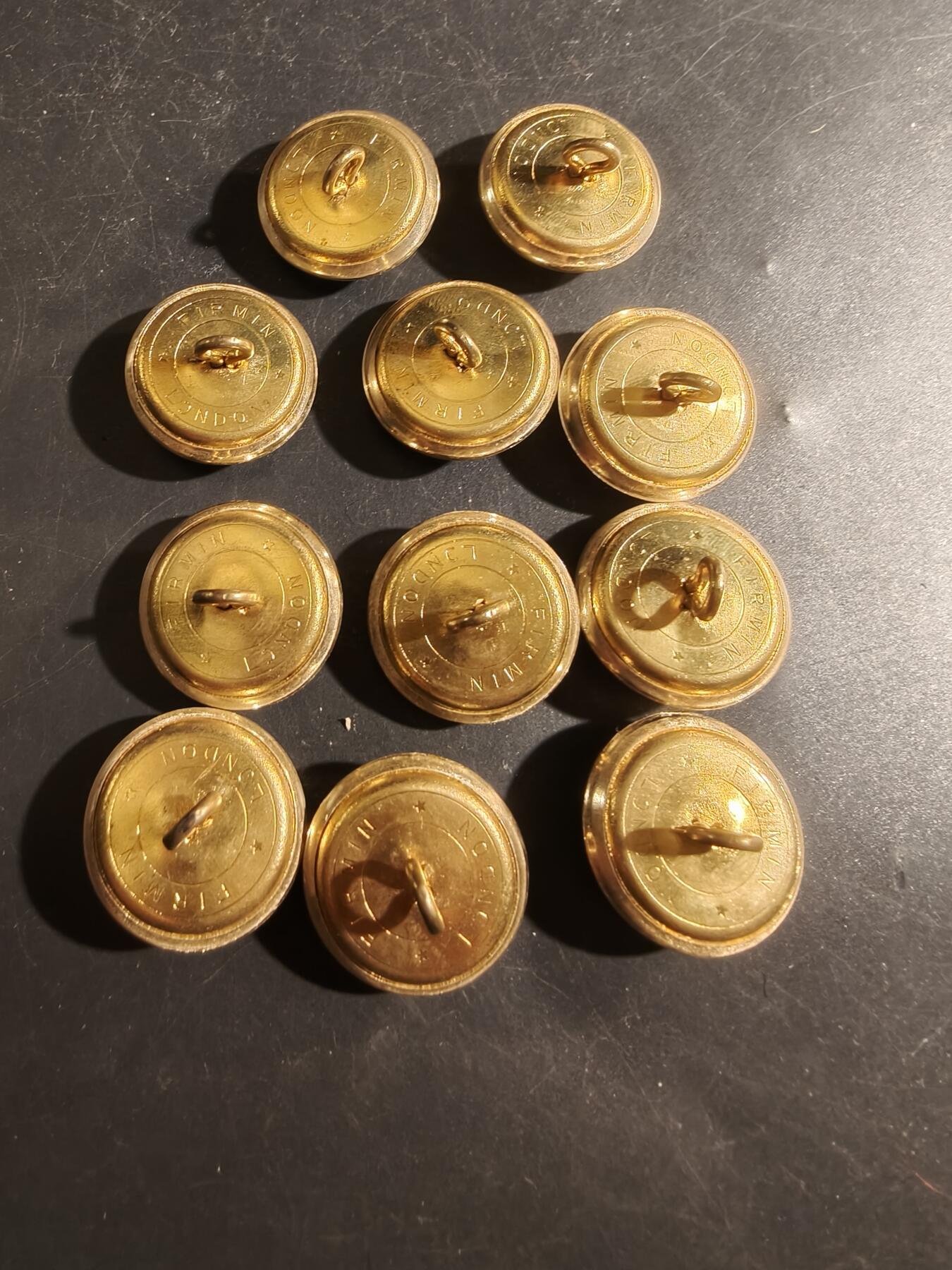 老王徽章第177期 英国皇家军医衣扣一组11枚     女王时期   30mm