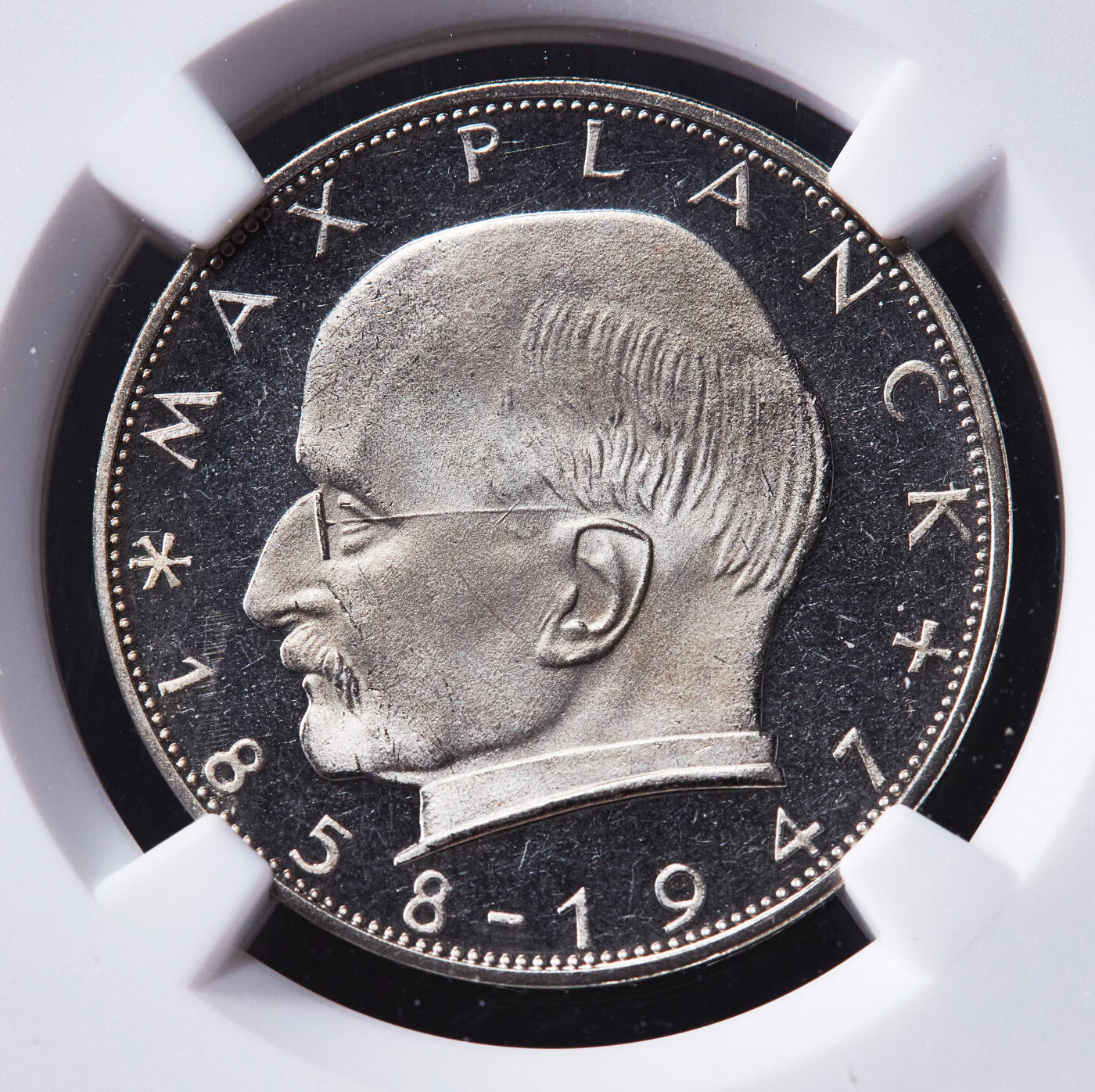 【俄甄集藏】“万象更新、马呈祥瑞”迎新春俄甄精品场-2026年(047)01-21 星期三 晚 19:30 全场包邮 联邦德国（西德）1968年G版2马克物理学家马克斯·普朗克精制镍币，NGC PF67CAMEO，精制稀少，发行量只有6023枚