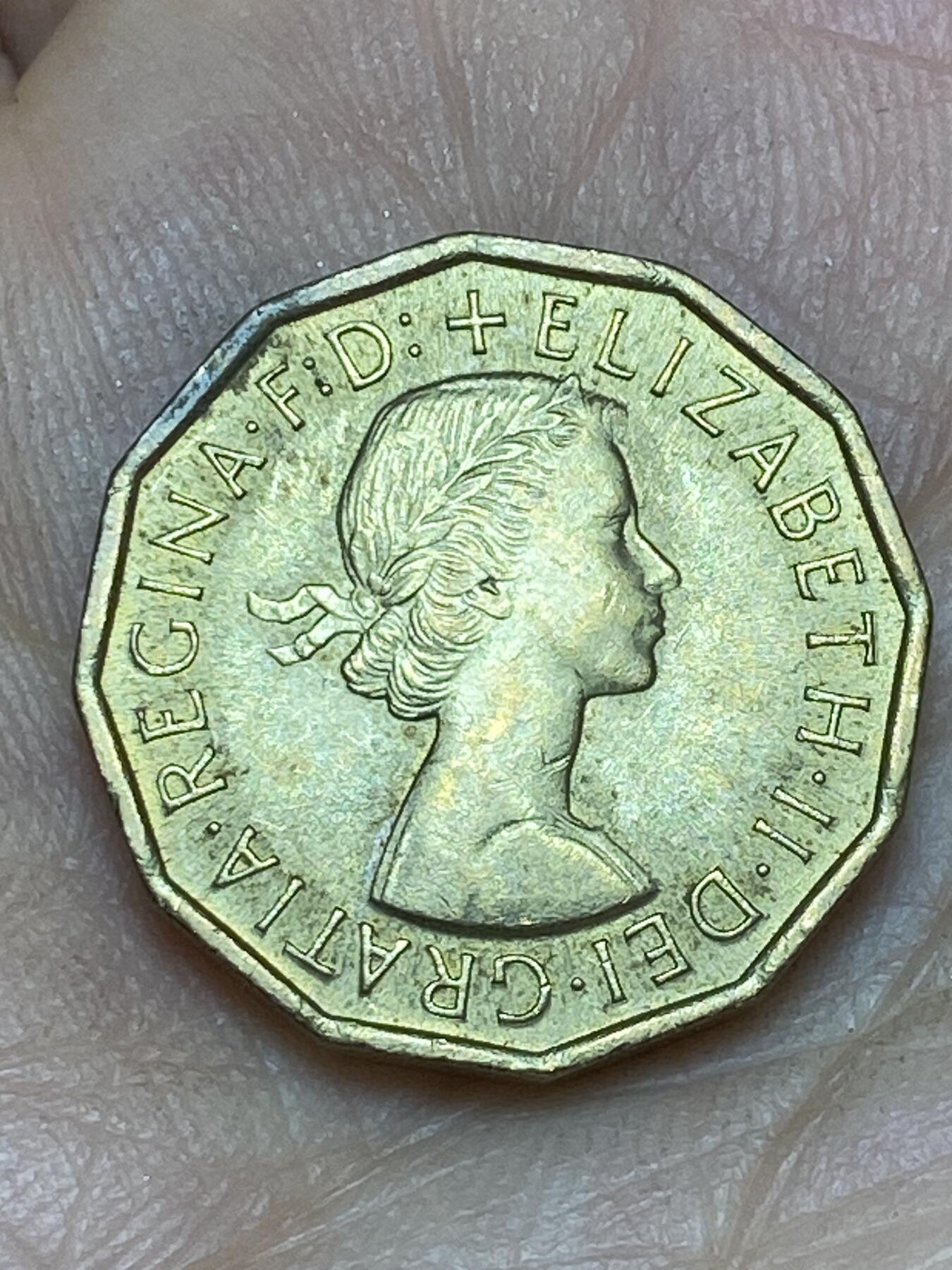 2026年第十场(总第一百七十九场）外国好品散币场(免佣金) 英国🇬🇧1967年3便士(伊丽莎白二世青年桂冠第二版，普制币关门年)