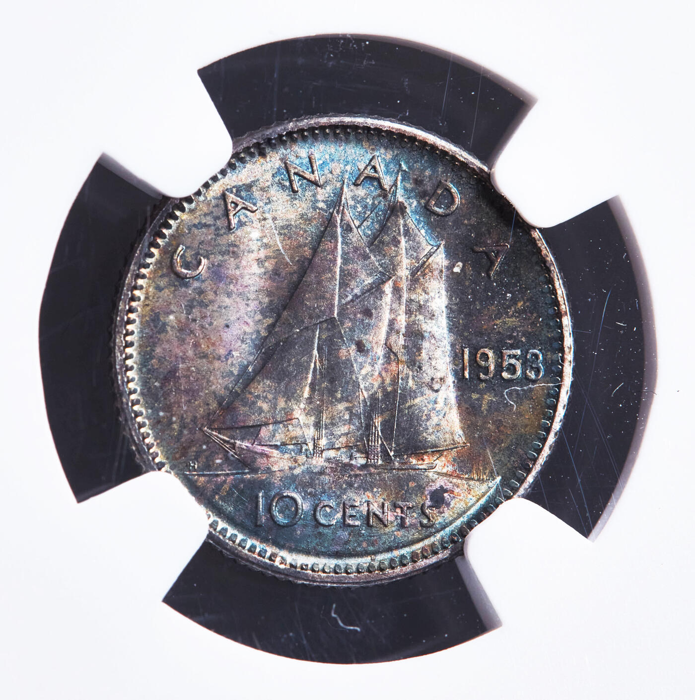 【俄甄集藏】“万象更新、马呈祥瑞”迎新春俄甄精品场-2026年(047)01-21 星期三 晚 19:30 全场包邮 英属加拿大1953年伊丽莎白二世帆船10分银币，NGC MS64，五彩包浆，转光品相