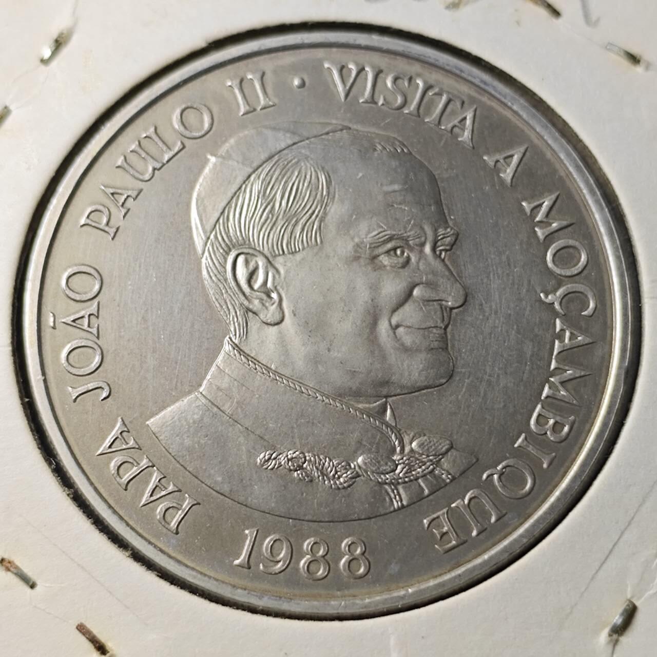 KK钱币收藏小铺  第400期  百期特拍（四拍之四）2月预留时间 周末发货 1988年莫桑比克 教皇访问 1000梅蒂卡纪念币