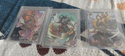 秋原瞳的小店第三十三期（持续跟新中，凑套，入册千万别错过） - 卡游三国紫玉刘备关羽张飞050/199.057/199.054/199兄弟三人一套齐，非常难得！！