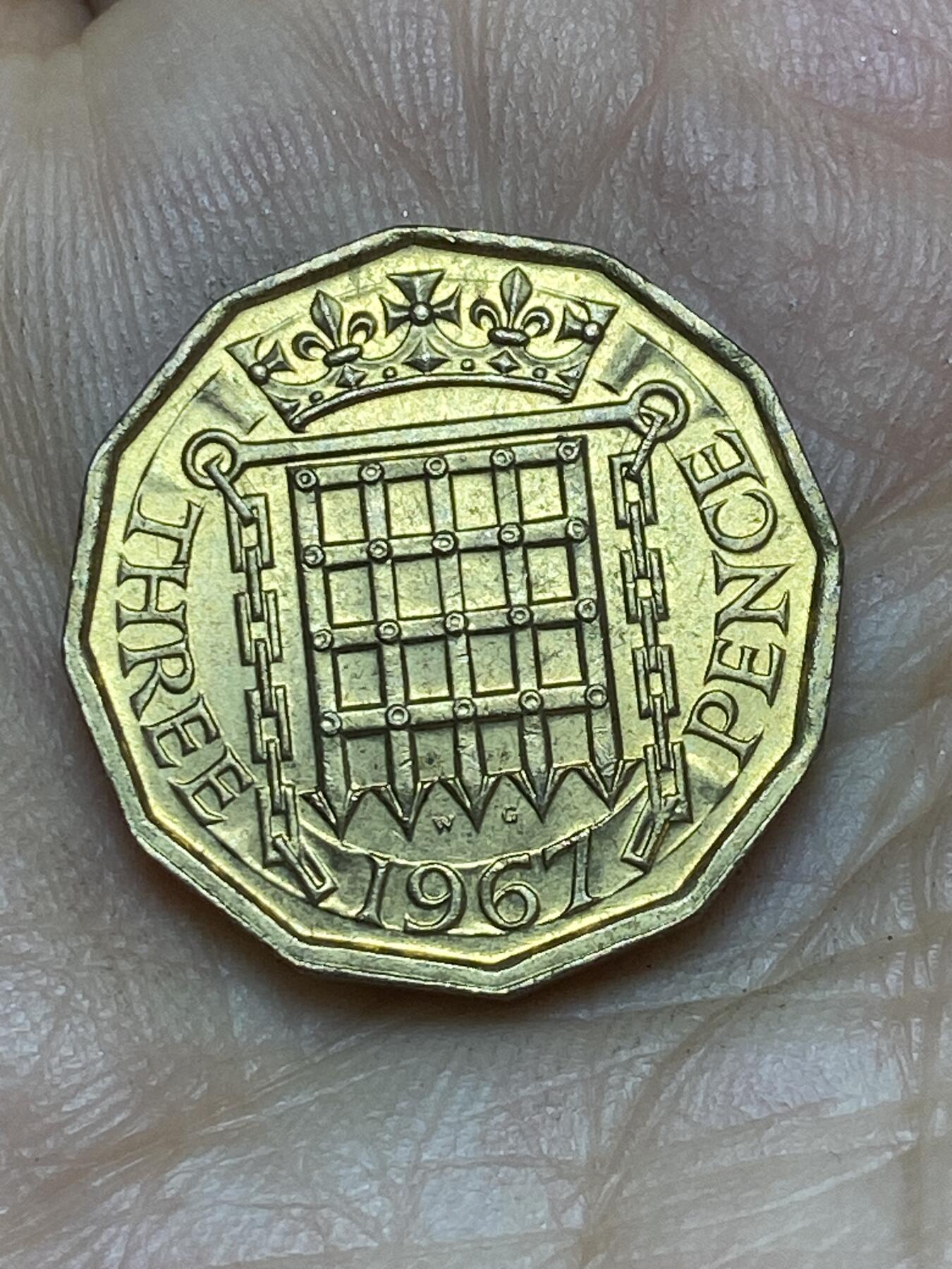 2026年第十场(总第一百七十九场）外国好品散币场(免佣金) 英国🇬🇧1967年3便士(伊丽莎白二世青年桂冠第二版，普制币关门年)