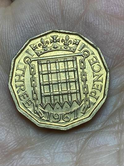 2026年第十场(总第一百七十九场）外国好品散币场(免佣金) - 英国🇬🇧1967年3便士(伊丽莎白二世青年桂冠第二版，普制币关门年)