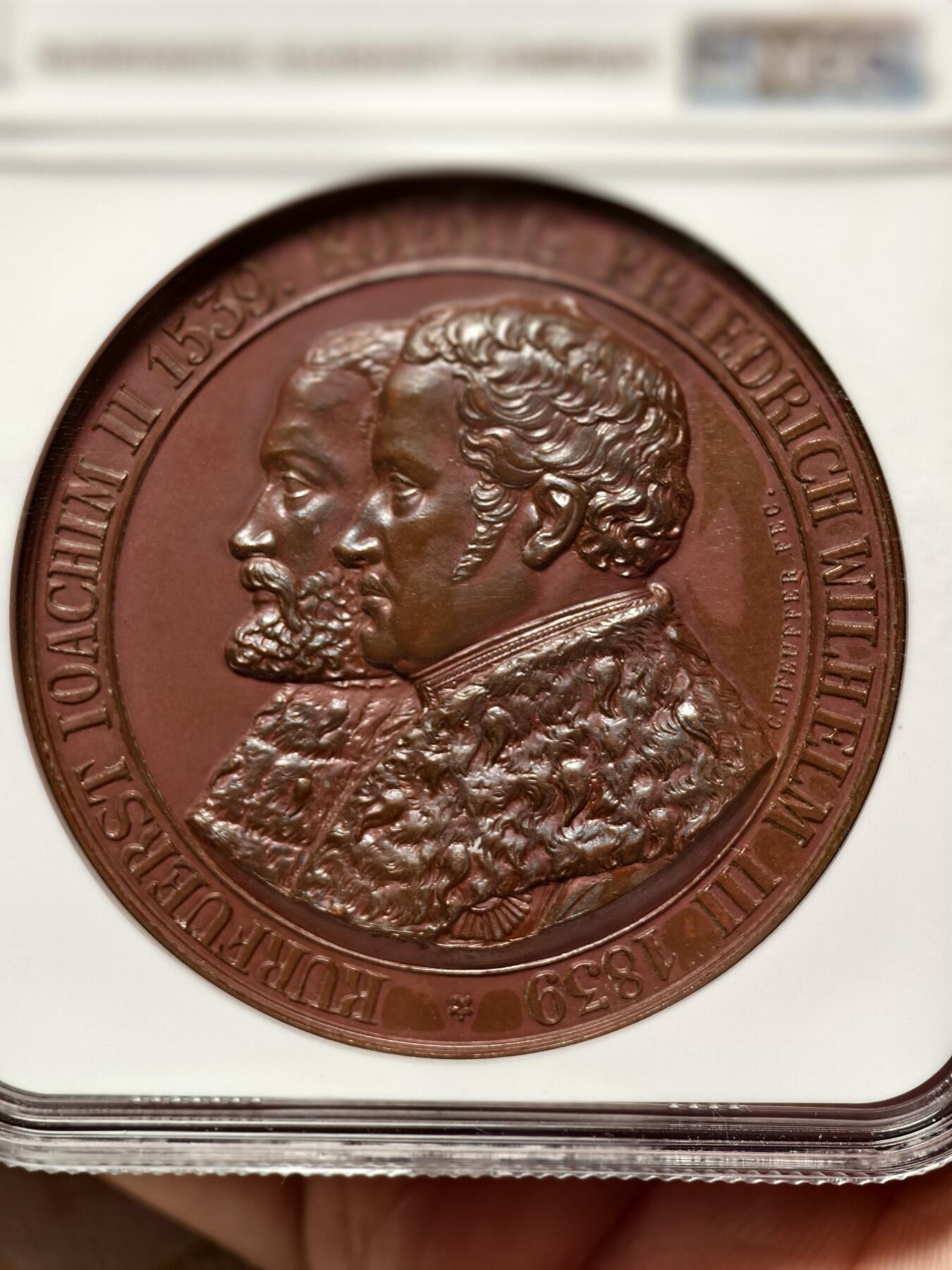 抚柳草堂-第九期章牌钱币（大寒专场） 奖章勋章限时免佣 满百包邮 放漏专场 1839 NGC MS63BN 德国年普鲁士新教改革三百年纪念铜章 加厚盒 状态一流 正面雕刻腓特烈威廉三世与约阿希姆二世