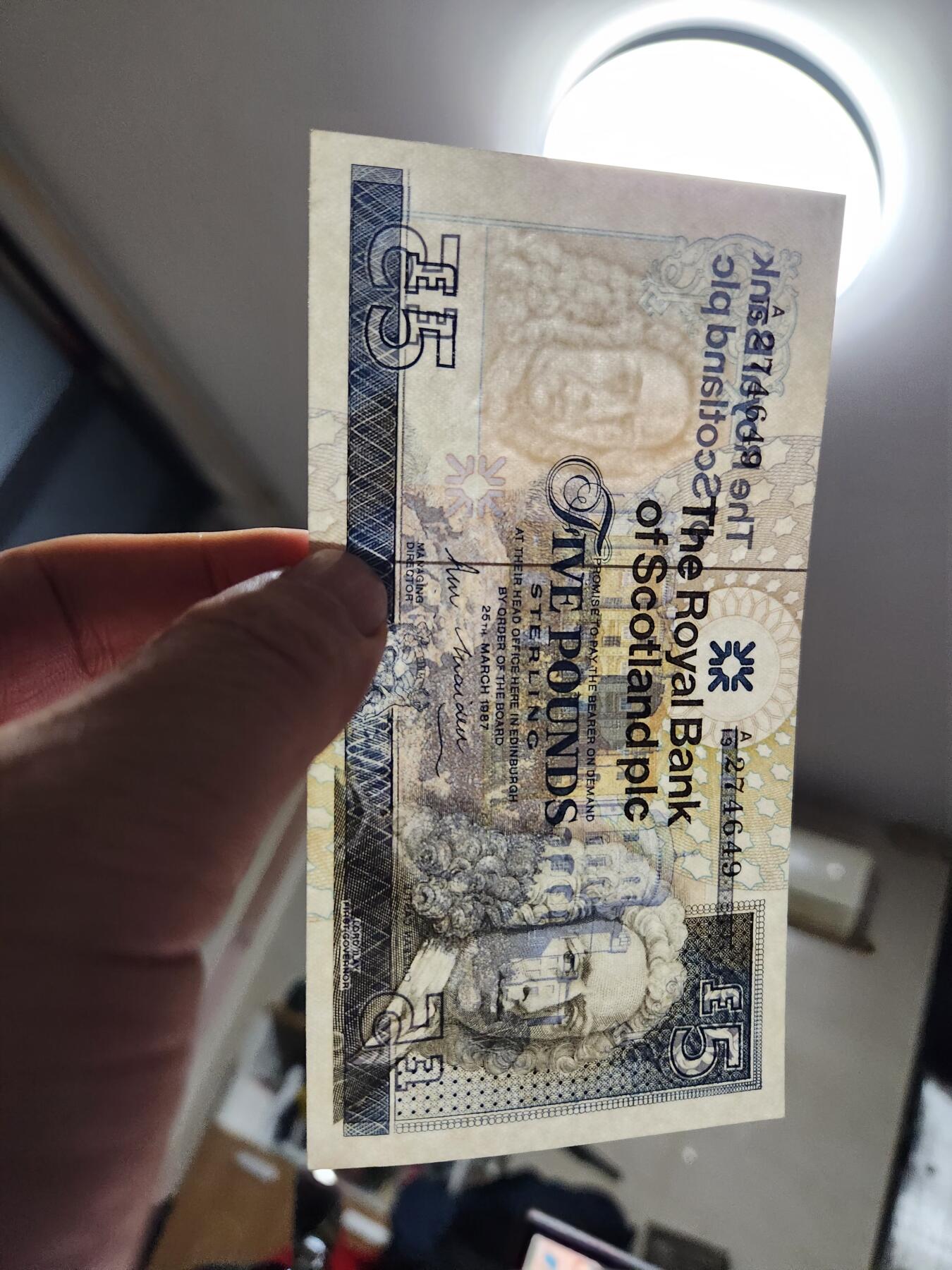 1月17号晚上8点 外国纸币自动截拍第8场 1987年初版苏格兰5元新品 大票 稀少