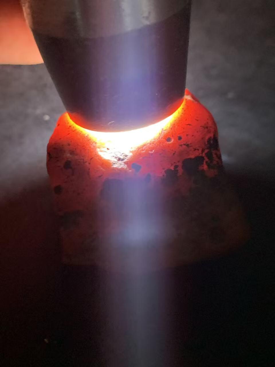 精美红皮原皮开窗料南红玛瑙原石一颗，