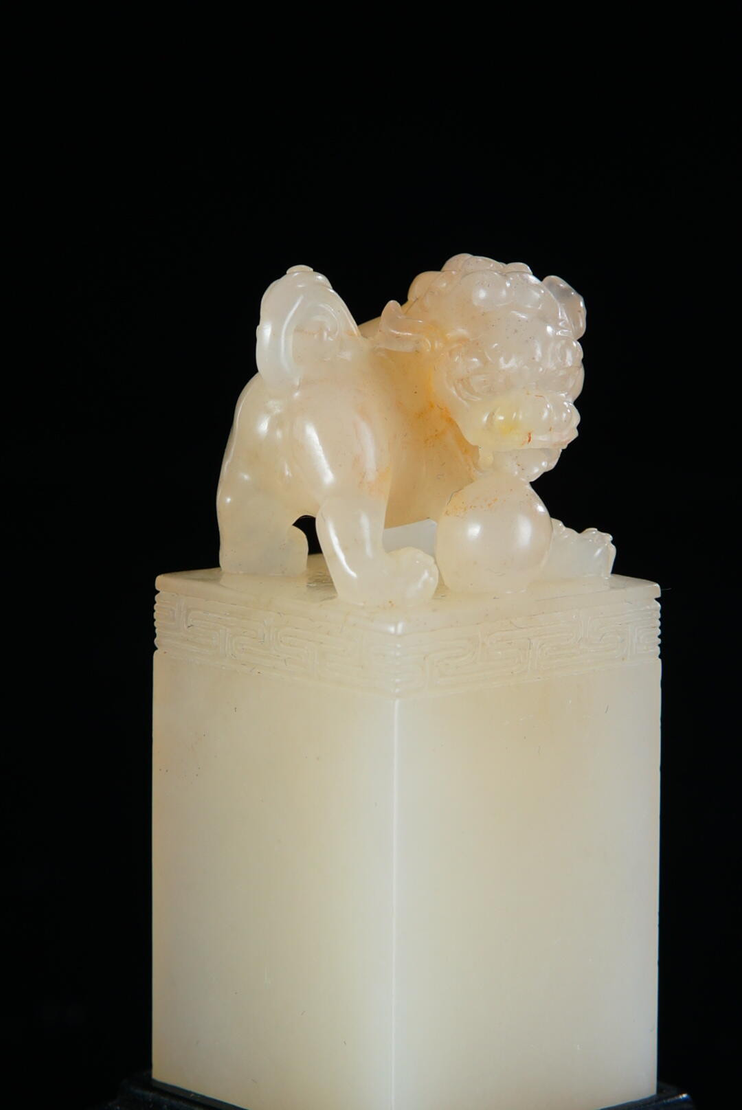 方寸藏珍·寿山田黄印章专场（二） 寿山荔枝洞石《招财进宝》钮章