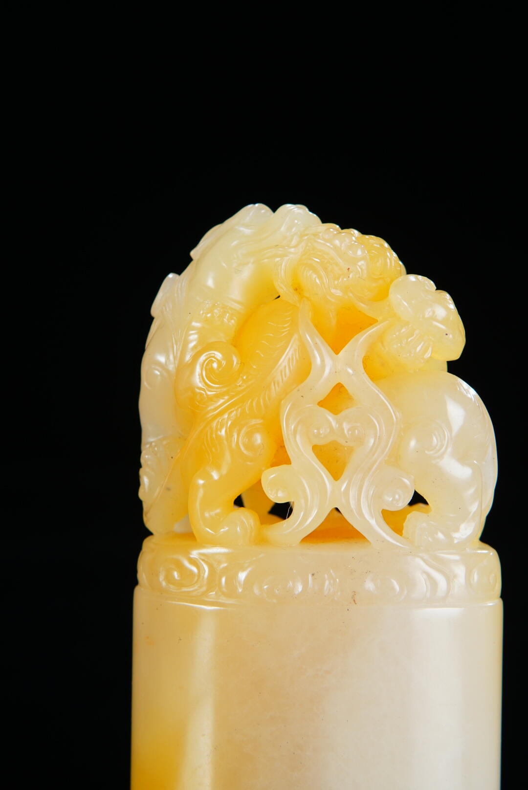 方寸藏珍·寿山田黄印章专场（二） 寿山荔枝洞石《古兽》钮章