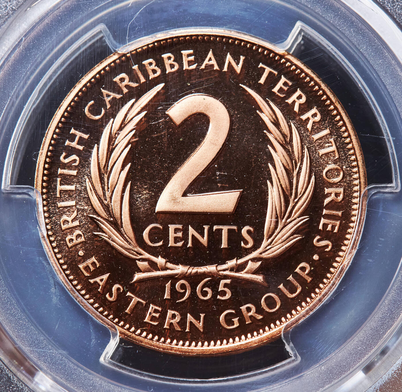 【俄甄集藏】“万象更新、马呈祥瑞”迎新春俄甄精品场-2026年(047)01-21 星期三 晚 19:30 全场包邮 英属东加勒比地区1965年伊丽莎白二世1、2分精制铜币2枚一对，PCGS PR68RD DC，高分难得