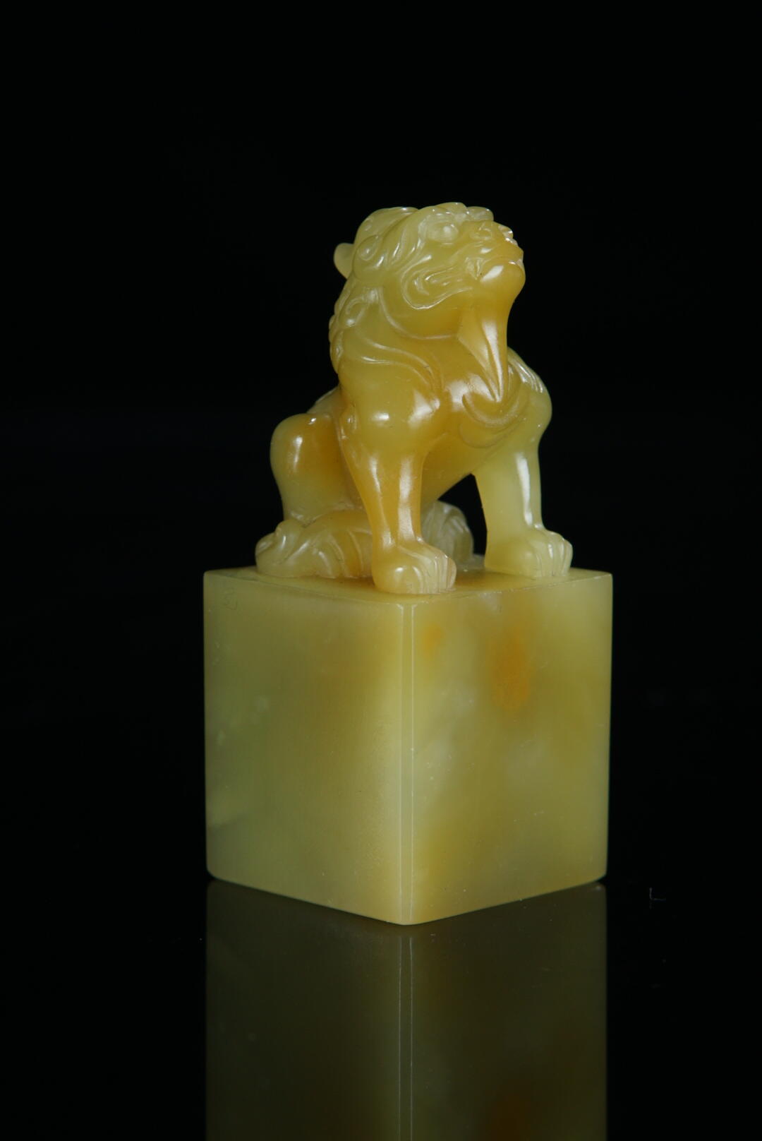 方寸藏珍·寿山田黄印章专场（一） 寿山艾叶绿《獬豸》钮章