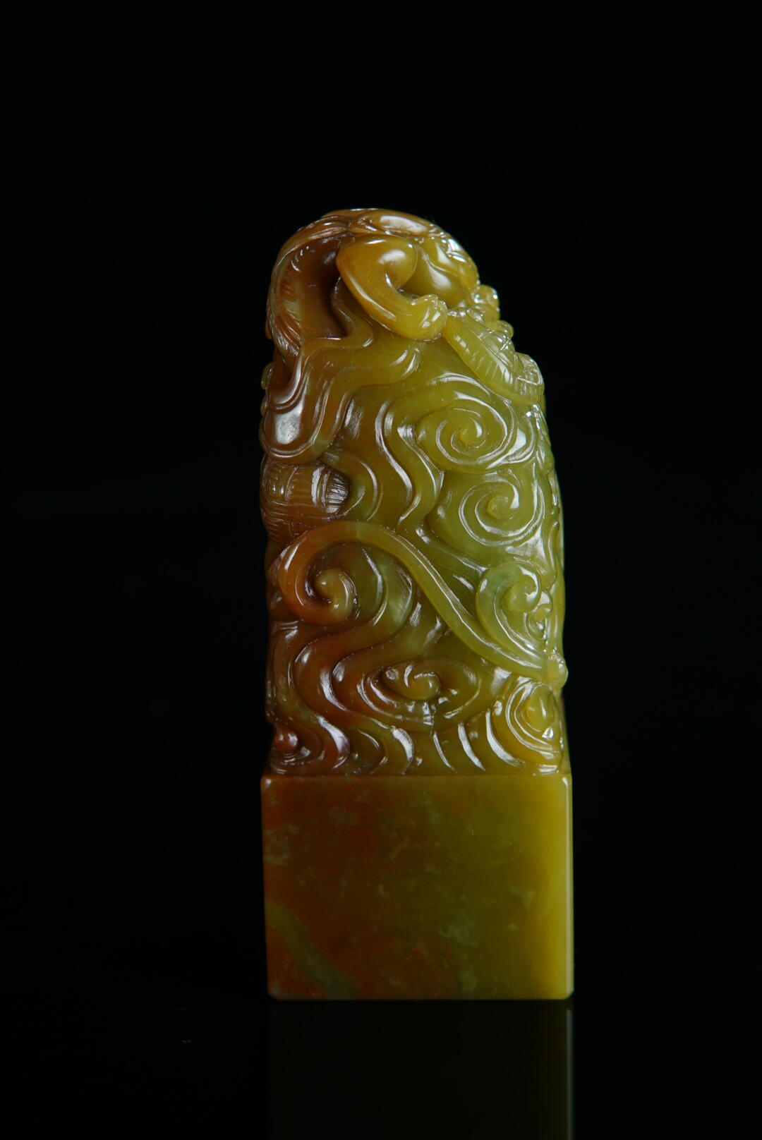 方寸藏珍·寿山田黄印章专场（二） 寿山艾叶绿《螭龙献瑞》钮章