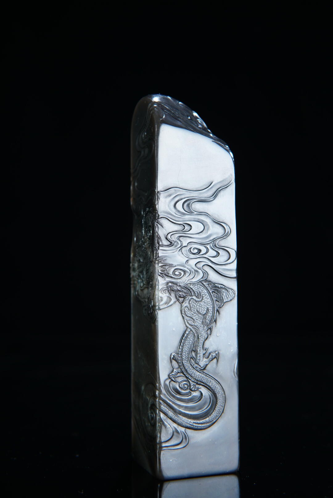 方寸藏珍·寿山田黄印章专场（二） 寿山牛角冻《降龙》印章