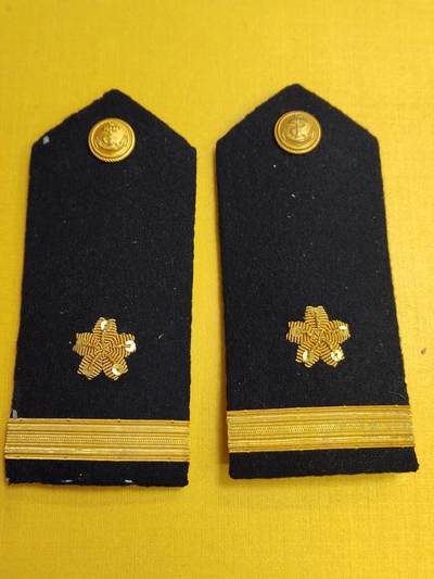 PCAI钱币  17-716  纪念章证章杂項专场 - 肩章一副