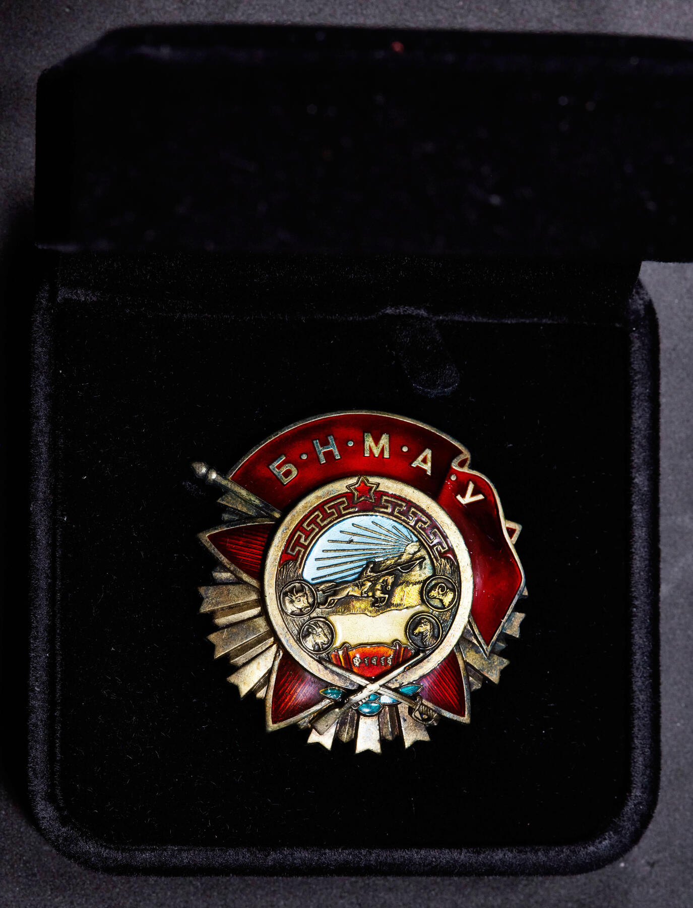 【俄甄集藏】“万象更新、马呈祥瑞”迎新春俄甄精品场-2026年(047)01-21 星期三 晚 19:30 全场包邮