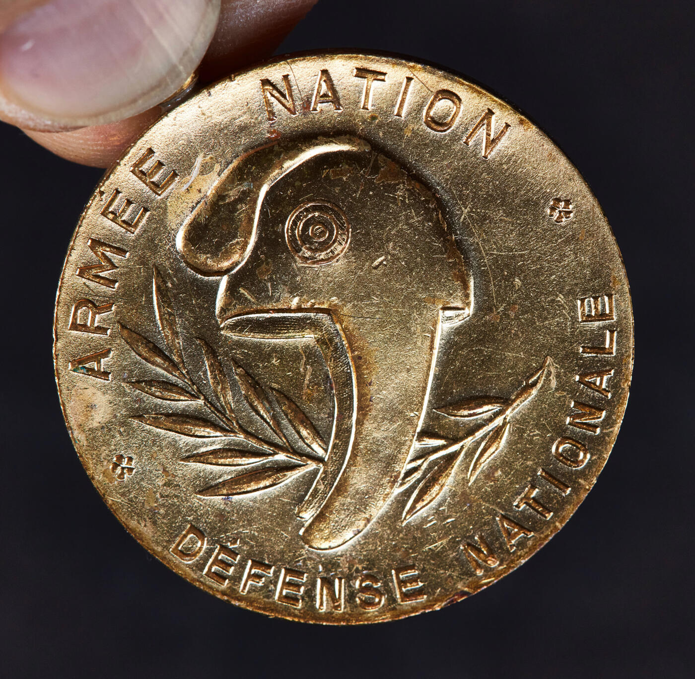 【俄甄集藏】“万象更新、马呈祥瑞”迎新春俄甄精品场-2026年(047)01-21 星期三 晚 19:30 全场包邮 法国国防军技能奖章，铜质镀金，直径：36mm