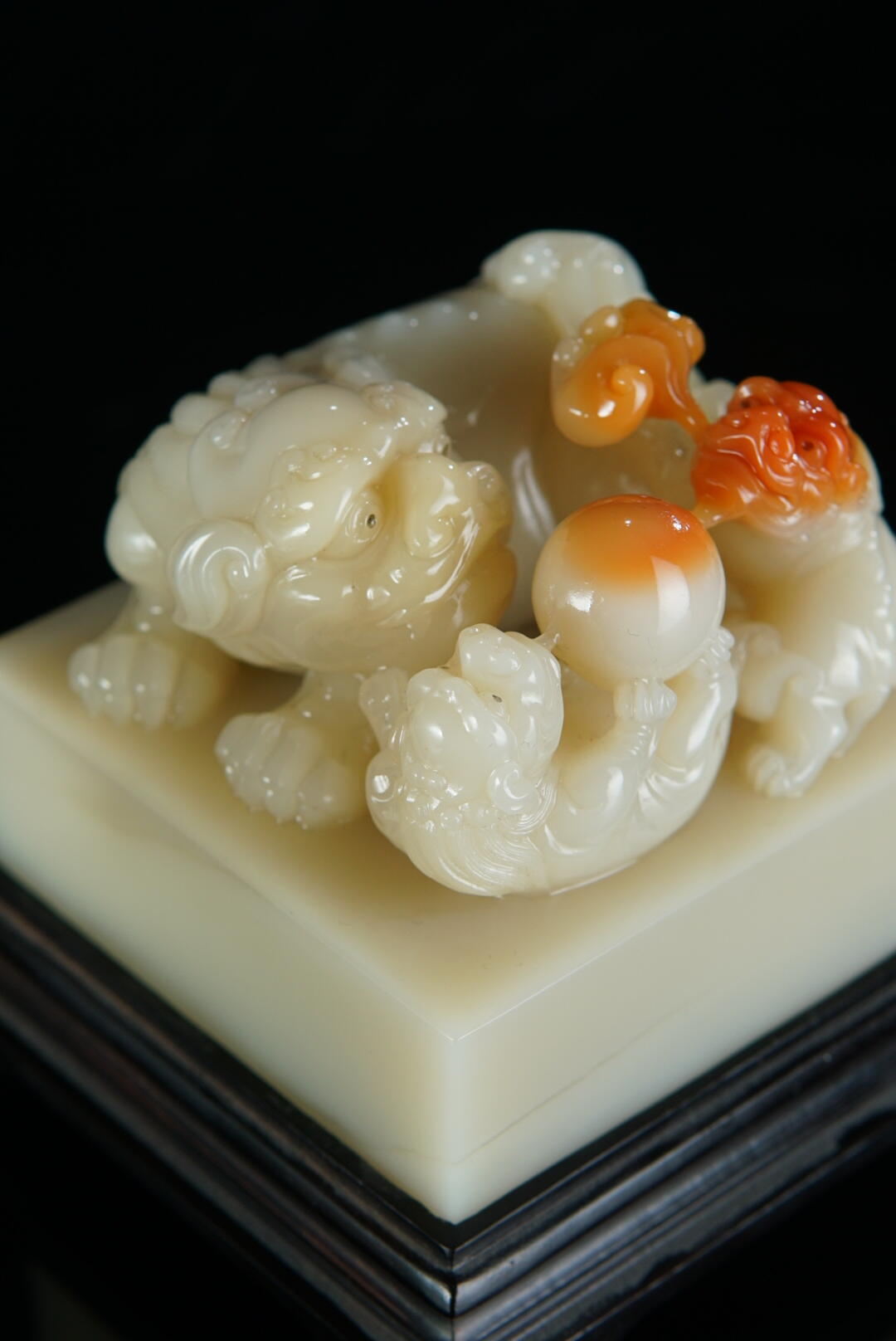 方寸藏珍·寿山田黄印章专场（一） 寿山芙蓉石《三狮戏球》印玺