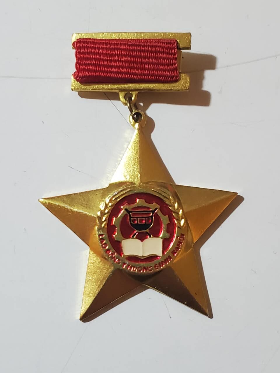 韵星假日拍卖第三十七期 -- Rimey Holidays Auction 37 越南社会主义共和国劳动荣军社福部门优秀贡献奖章