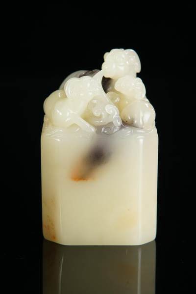 方寸藏珍·寿山田黄印章专场（一） - 寿山芙蓉石《三阳开泰》钮章