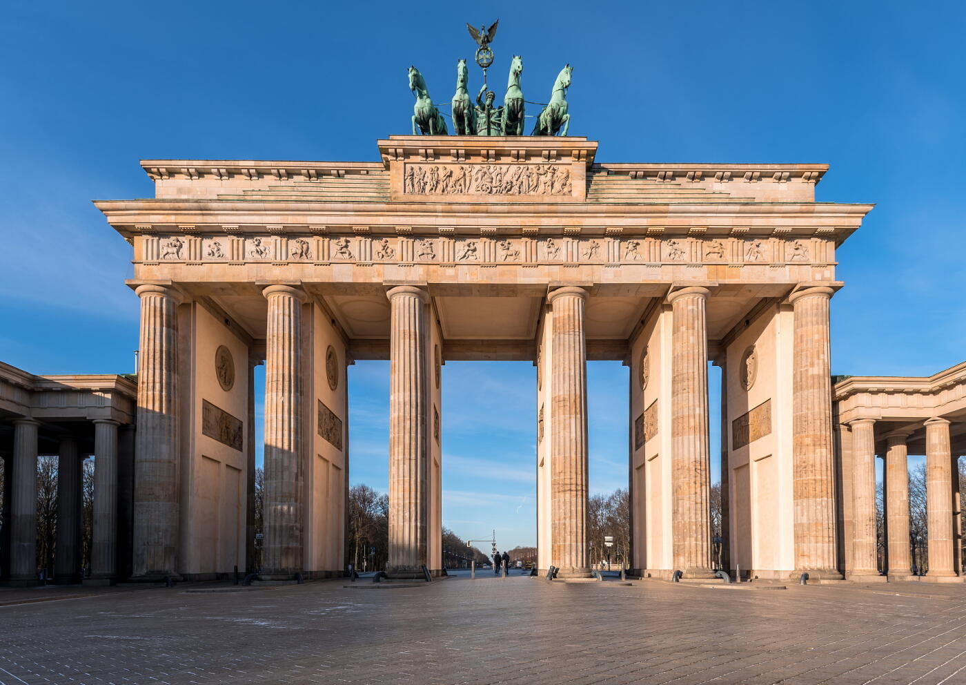 【俄甄集藏】“万象更新、马呈祥瑞”迎新春俄甄精品场-2026年(047)01-21 星期三 晚 19:30 全场包邮 法国1993年欧洲历史建筑系列-勃兰登堡门100法郎/15欧元精制银币，原盒证，重22.22克，900银，发行量20000枚