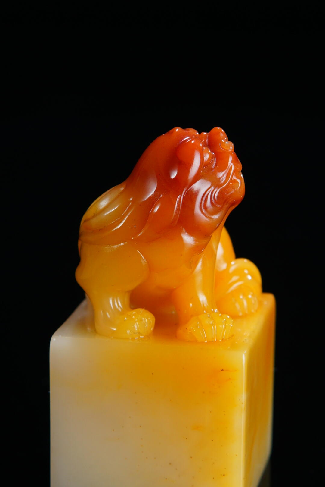 方寸藏珍·寿山田黄印章专场（二） 寿山芙蓉石《狻猊》钮章