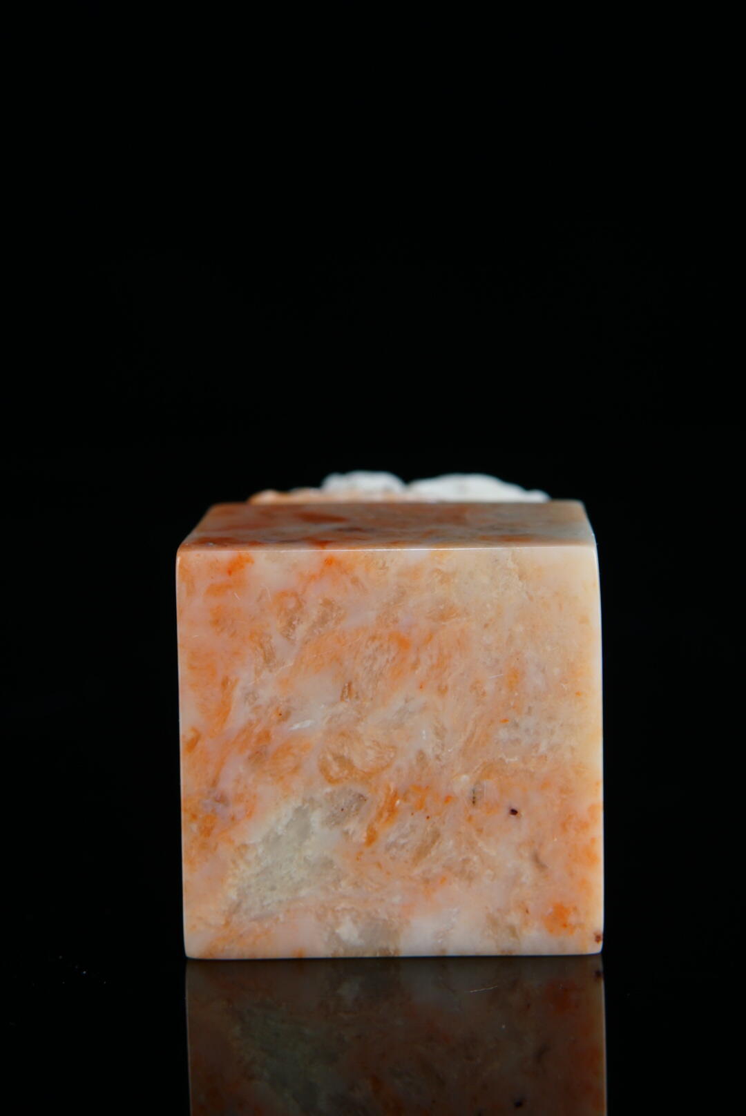 方寸藏珍·寿山田黄印章专场（二） 寿山旗降石《寒冬一霸》钮章