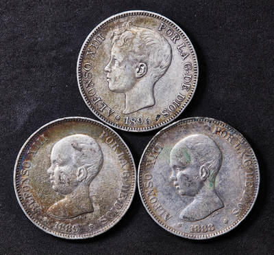 【俄甄集藏】“万象更新、马呈祥瑞”迎新春俄甄精品场-2026年(047)01-21 星期三 晚 19:30 全场包邮 - 西班牙1888-1896年阿方索十三世小孩头5比塞塔大银币3枚一组，原味老包浆