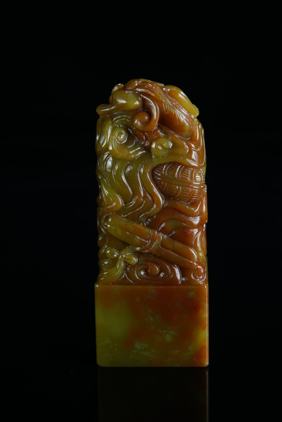 方寸藏珍·寿山田黄印章专场（二） 寿山艾叶绿《螭龙献瑞》钮章