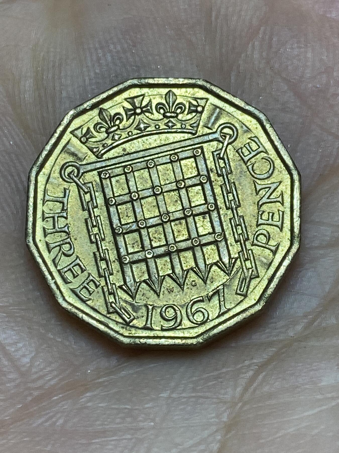 2026年第十场(总第一百七十九场）外国好品散币场(免佣金) 英国🇬🇧1967年3便士(伊丽莎白二世青年桂冠第二版，普制币关门年)