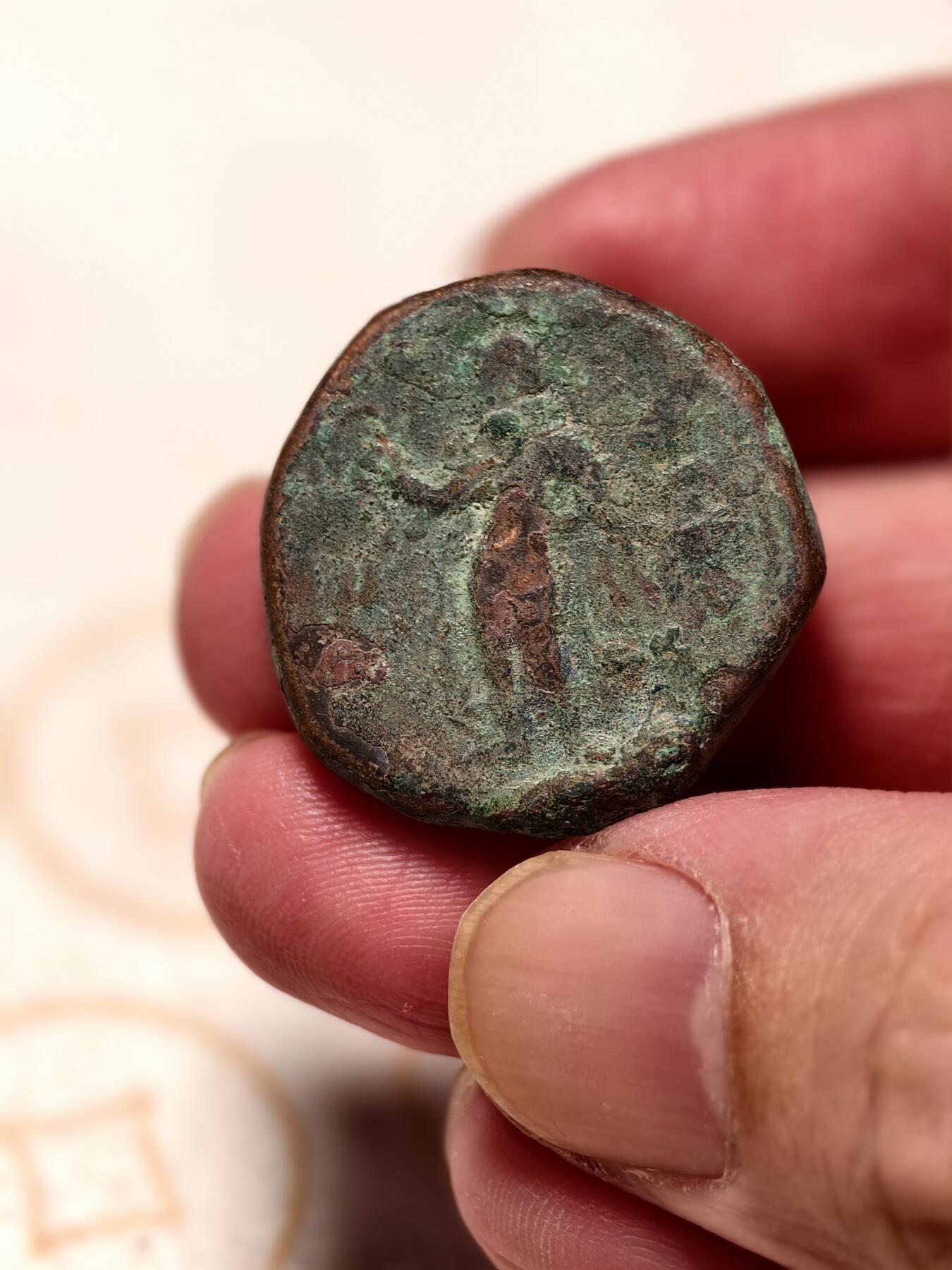 抚柳草堂-第九期章牌钱币（大寒专场） 奖章勋章限时免佣 满百包邮 放漏专场 公元127-151  贵霜王朝迦腻色迦一世 打制大铜币 非常厚重16.7g 重要的丝路币重