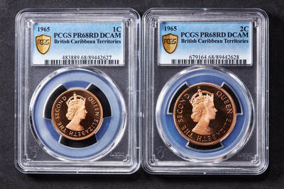 【俄甄集藏】“万象更新、马呈祥瑞”迎新春俄甄精品场-2026年(047)01-21 星期三 晚 19:30 全场包邮 - 英属东加勒比地区1965年伊丽莎白二世1、2分精制铜币2枚一对，PCGS PR68RD DC，高分难得