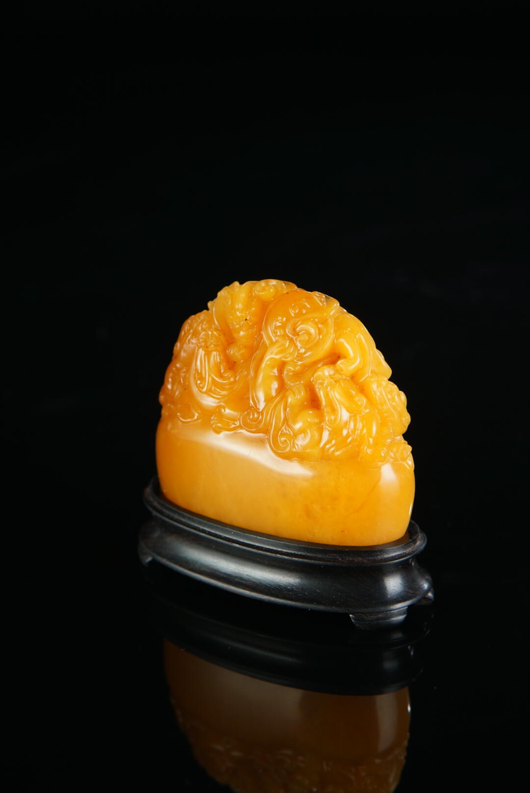 方寸藏珍·寿山田黄印章专场（一） 寿山田黄石《五螭献瑞》钮章