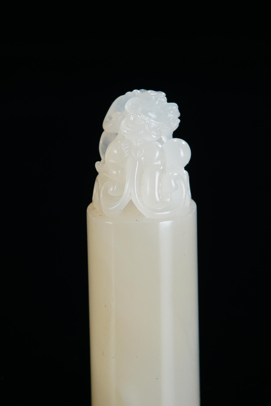 方寸藏珍·寿山田黄印章专场（二） 寿山荔枝洞石《瑞兽》钮章