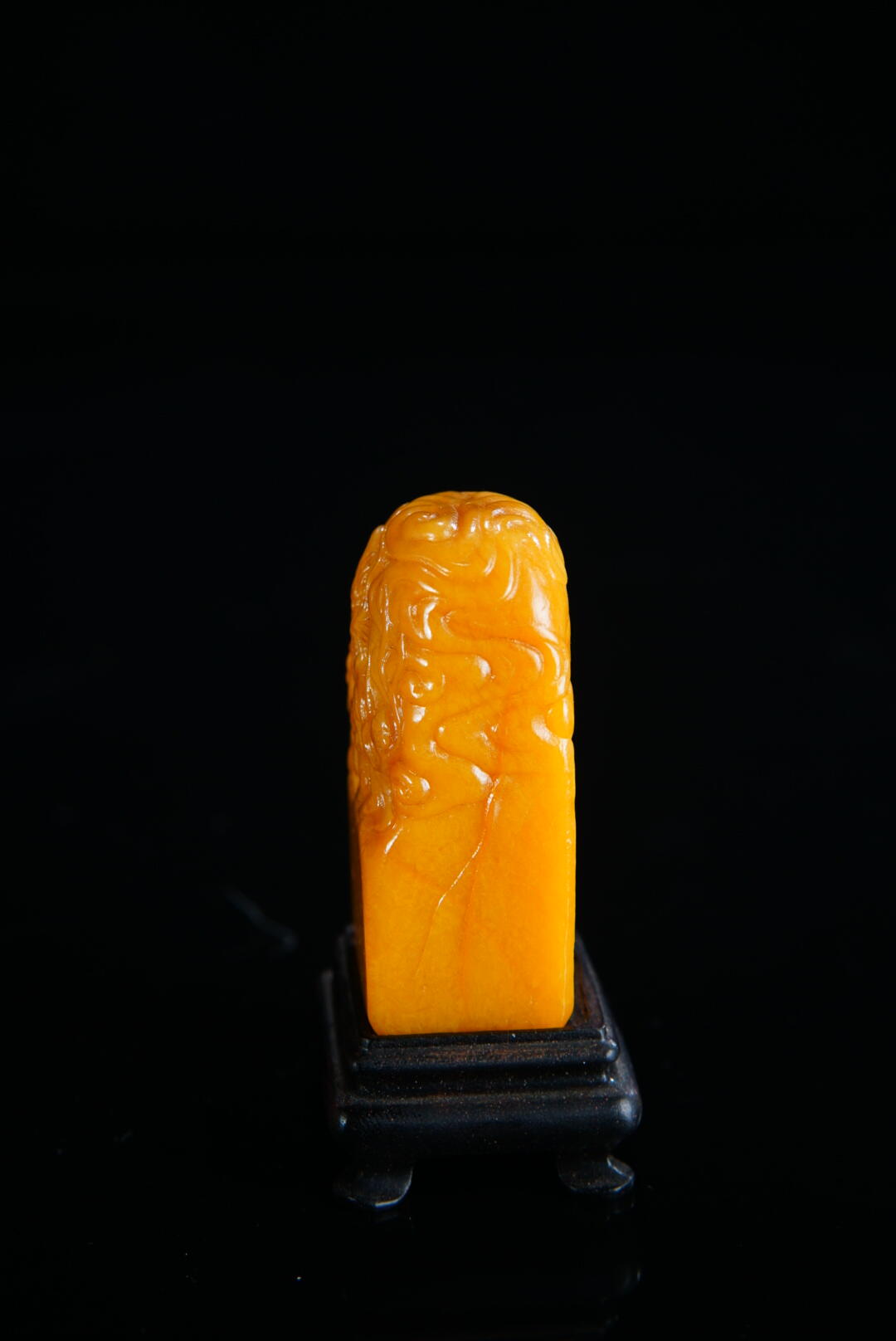 方寸藏珍·寿山田黄印章专场（二） 寿山田黄石《苍龙戏珠》钮章