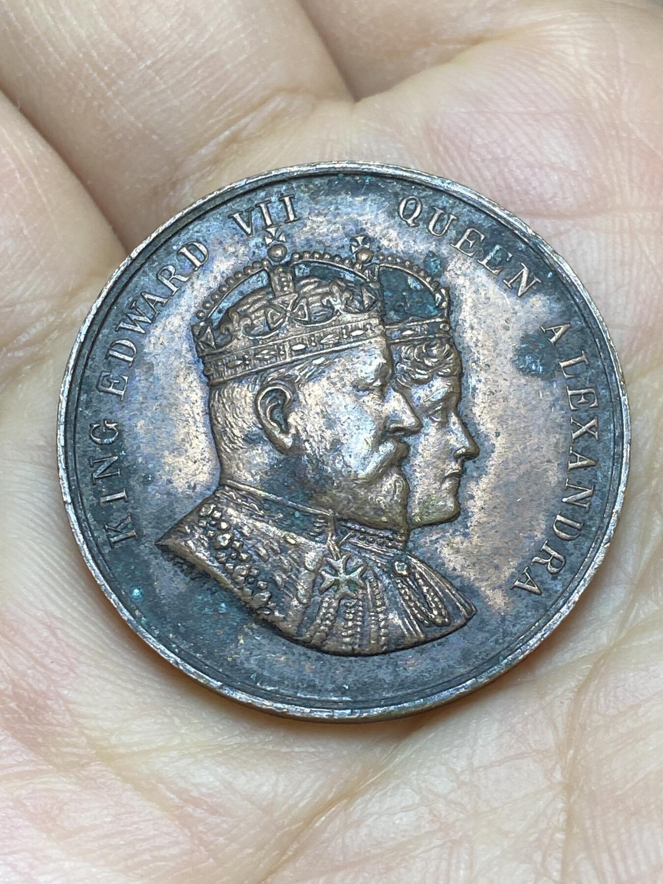2026年第十场(总第一百七十九场）外国好品散币场(免佣金) 稀少品种好品–英国🇬🇧1902年纪念章，直径31.5毫米，厚2.5毫米，重12.31克(爱德华七世和亚历珊德拉王后加冕礼纪念章，Numista稀有度高达93)
