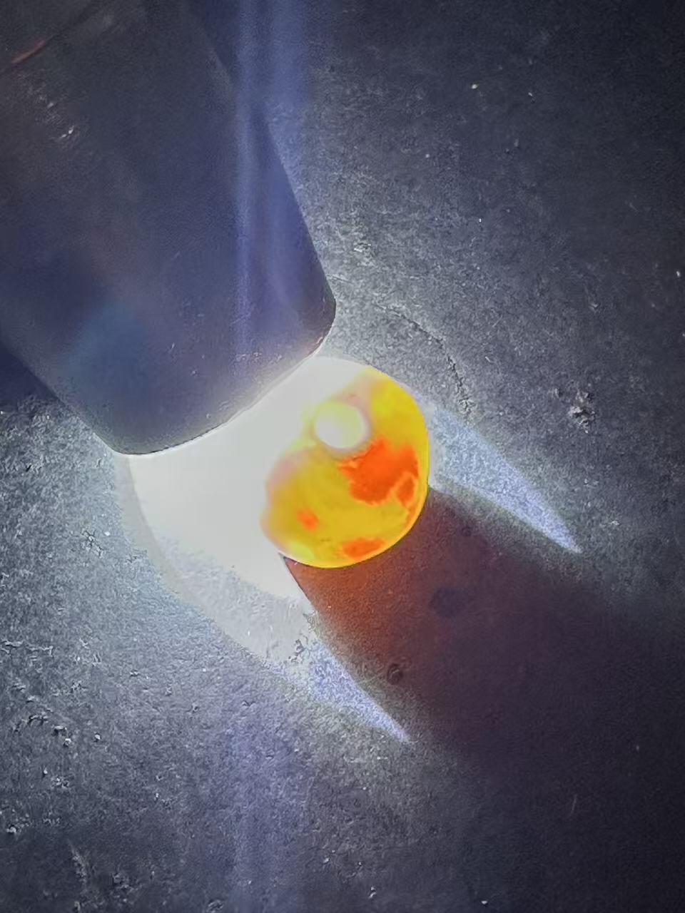 高玉化风化纹奶油皮玛瑙随形老形桶珠一颗