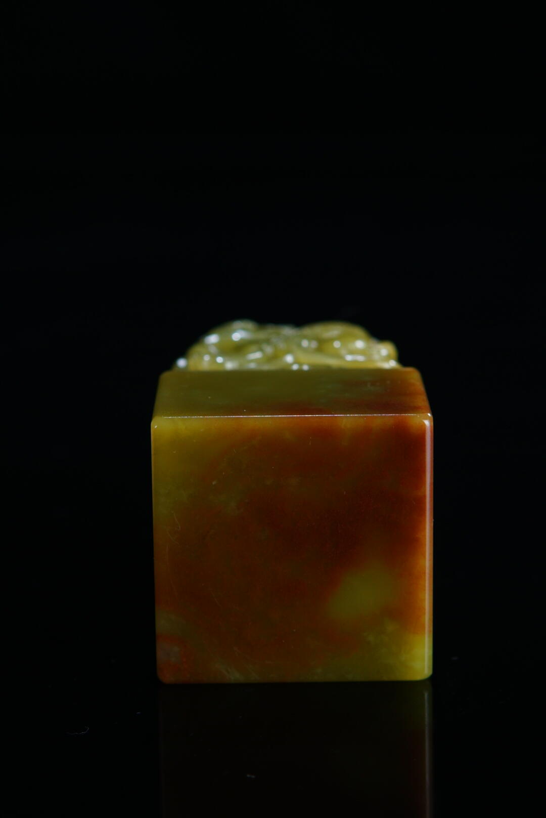 方寸藏珍·寿山田黄印章专场（二） 寿山艾叶绿《螭龙献瑞》钮章